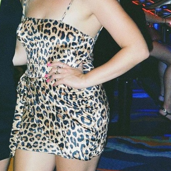 ASOS Rokoko cheetah velvet wrap dress - Picture 2 of 6